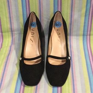 Unisa shoes